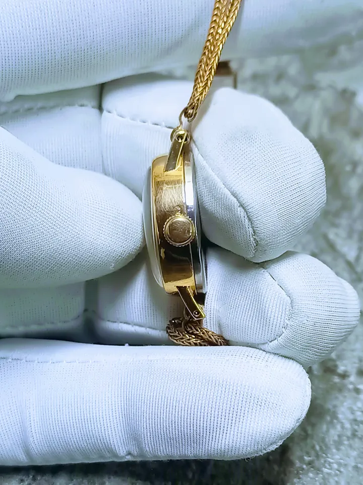 Vintage watch: Soviet women's watch Zarya 1509