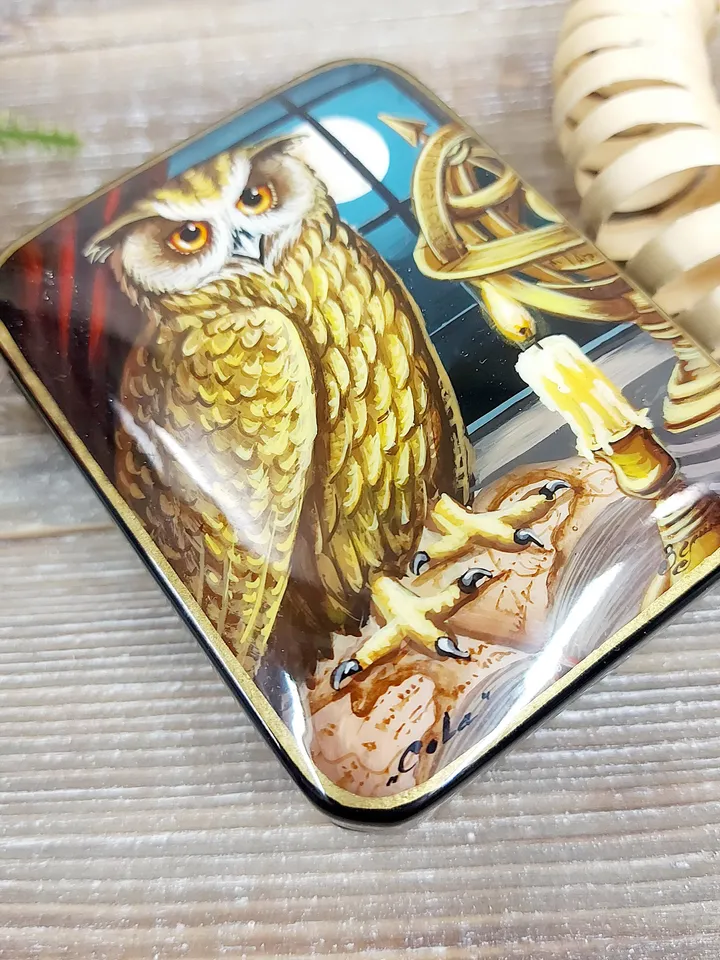 Jewelry lacquer box: Wisdom owl on writing desk • Handmade keepsake box for teacher • Original casket box with wizard bird for jewelry
