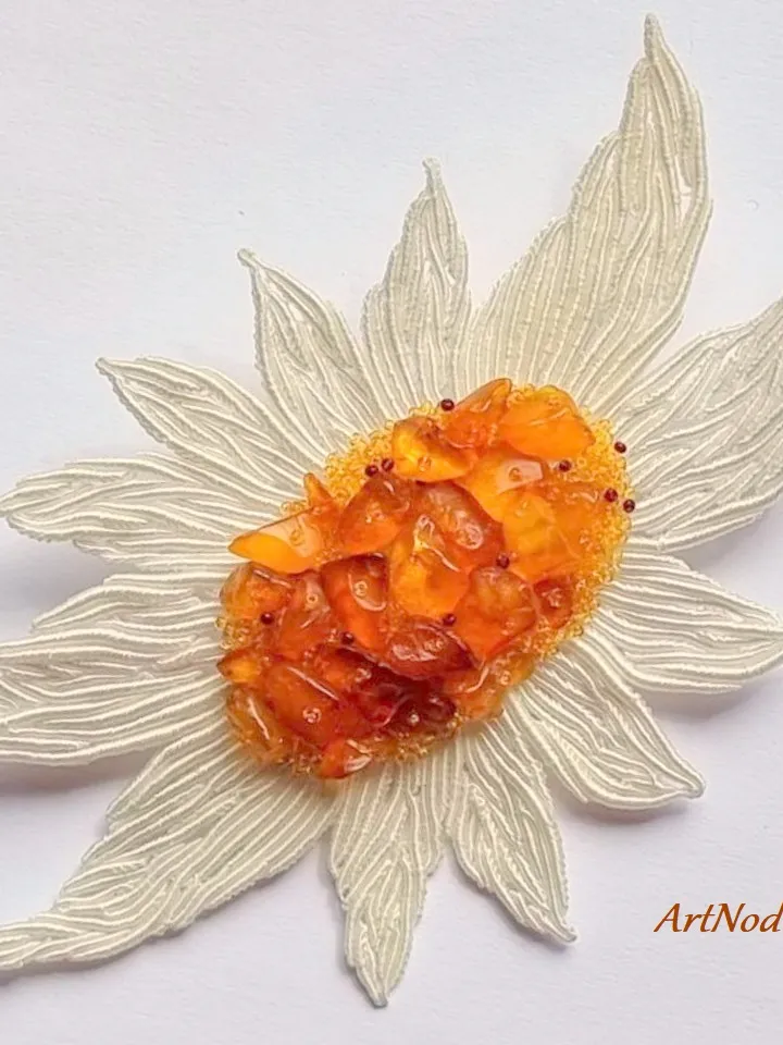 Amber Daisy Brooch – Handcrafted with Vintage Beads