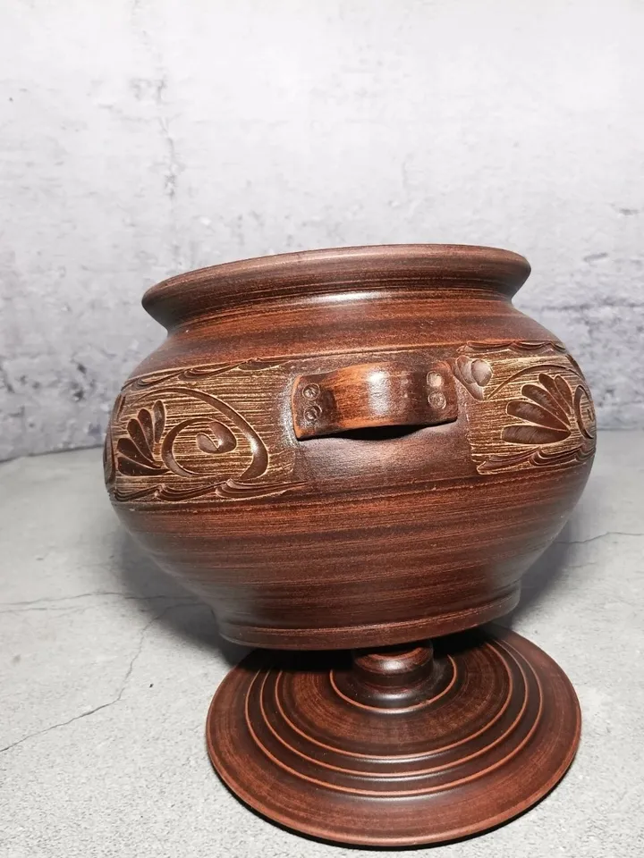 Ceramic casserole Handmade with handles and lid, carved pattern 101.44 fl.oz