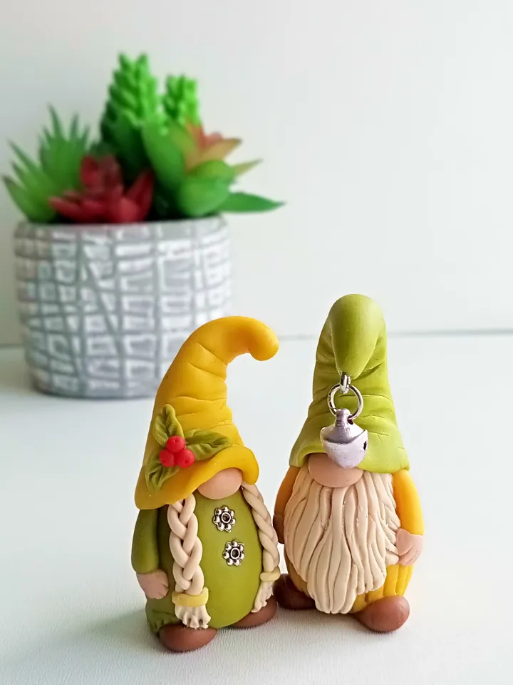 Shelf sitter gnomes/Miniature fairy garden couple gnome/Polymer clay gnomes/Potted plant decor/Fairy Garden for Parents