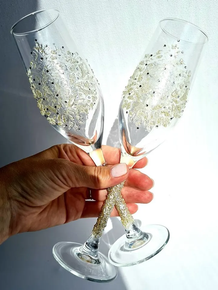 Wedding Flute set Adorned with Unique Pattern and Crystals Art  Elegantce Glass