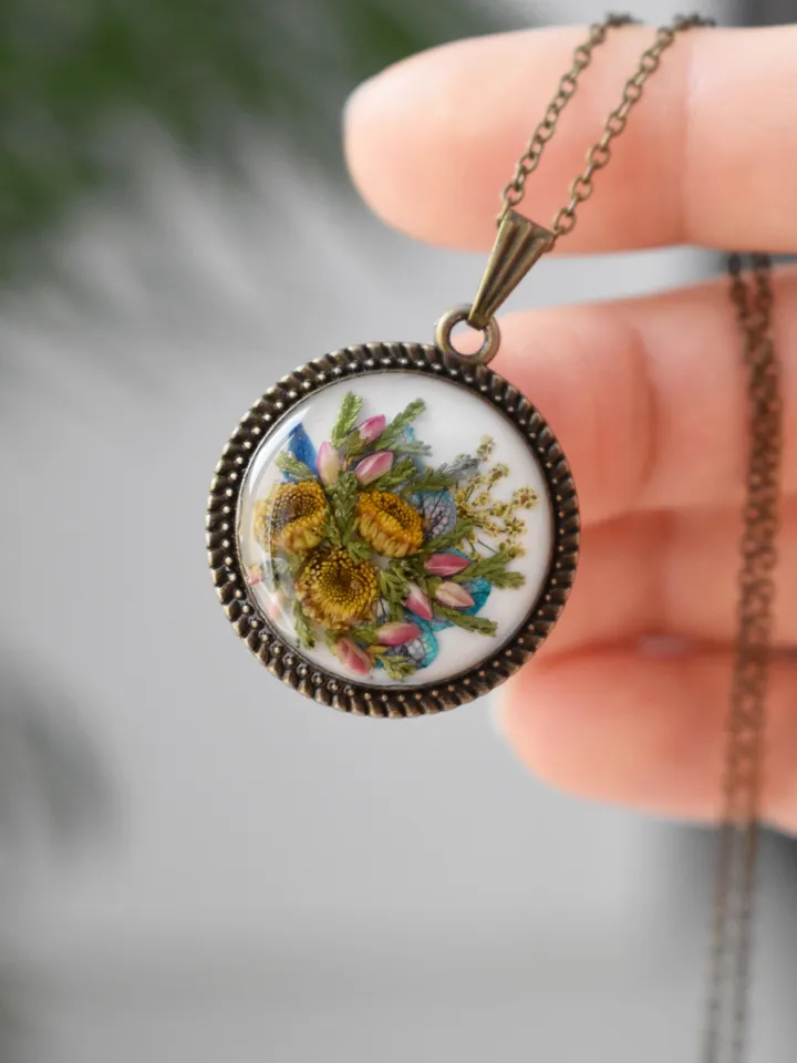 Real flower necklace. Pressed tansy Necklace. Botanical flower necklace.
