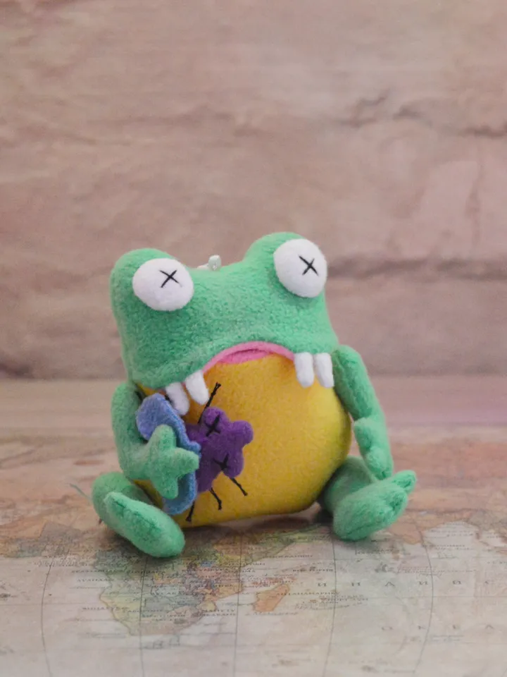 Fleece Frog Plush Pattern β PDF Softie with Insect Friend