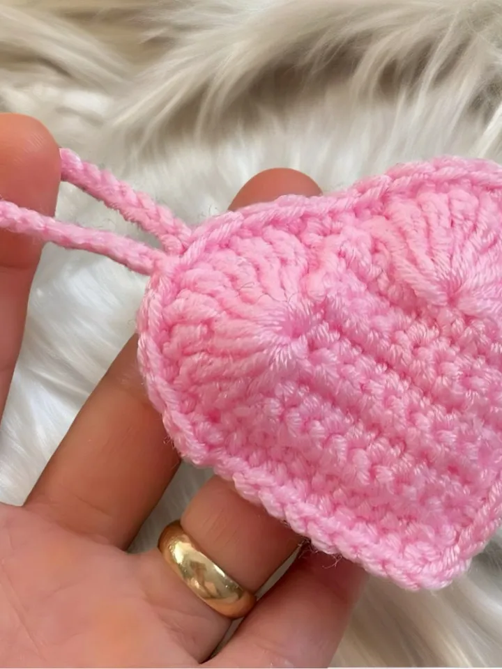 Valentine's Day Crochet Heart Keychain | Cute Amigurumi Heart Pattern | Unique Gift for Her or Couples | Easy Beginner Crochet
