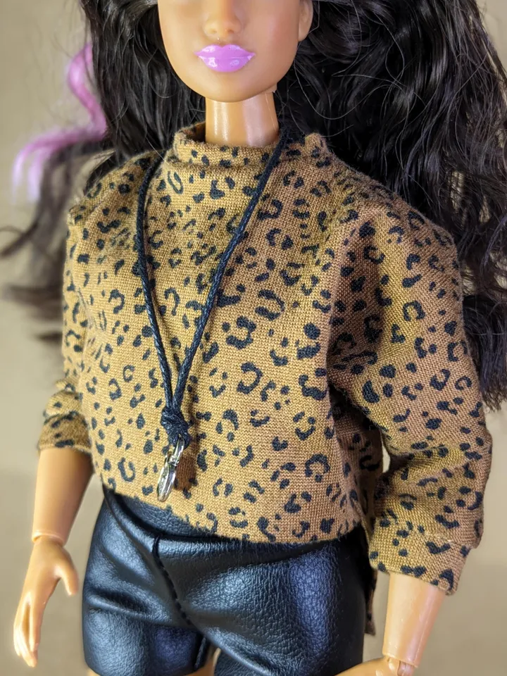 Handmade casual two-piece set (long-sleeved T-shirt and shorts) for 1/6 scale fashion female dolls