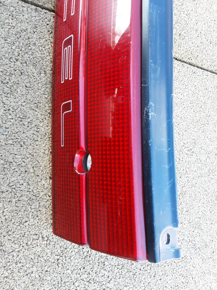 Toyota Tercel 1992-94 EL40 EL41 Tail center Garnish Oem Jdm used