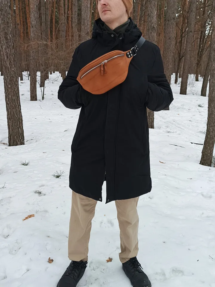 PDF pattern leather waist bag. Leather chest bag. Punch pitch 4 mm. Download PDF & video TUTORIAL