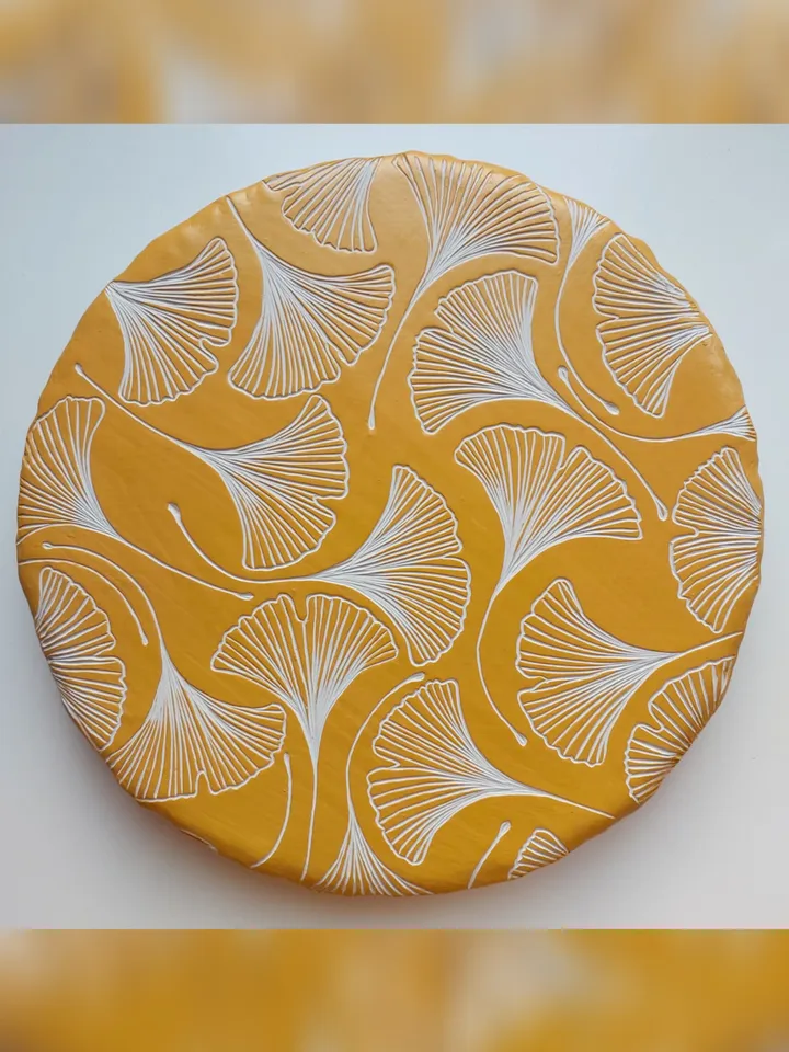Ginkgo leaves. Paint carving. Diameter is 21.5 cm