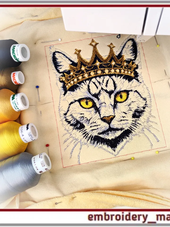 Machine embroidery design photo stitch Cat in the crown by Embroidery Manavi 05