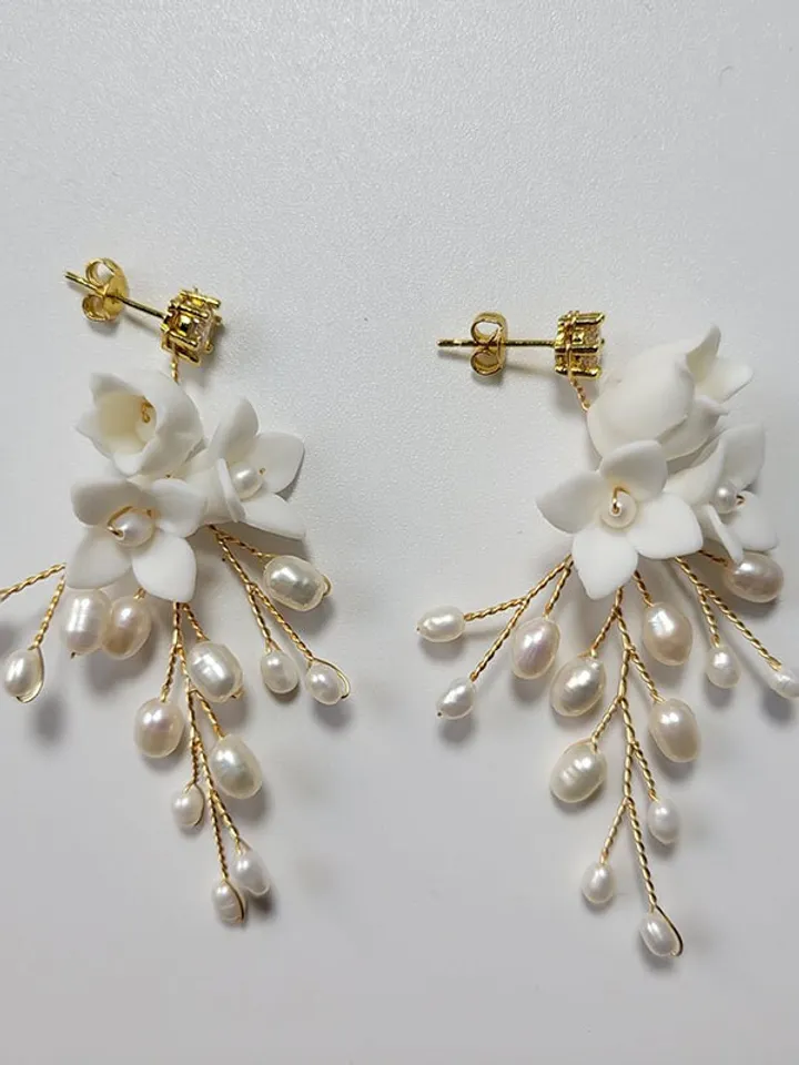 LORA // Boho Wedding Earrings, Freshwater Pearl Chandelier Bridal Earrings, Porcelain Flowers Wedding Jewelry Set, Floral Statement Earrings