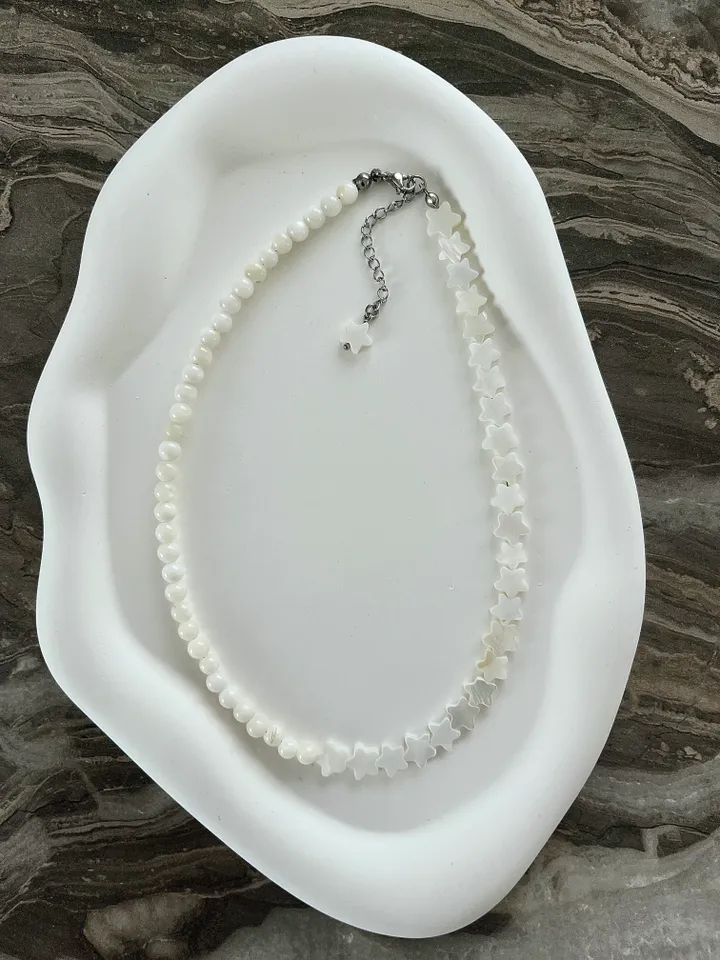 choker made of natural mother of pearl