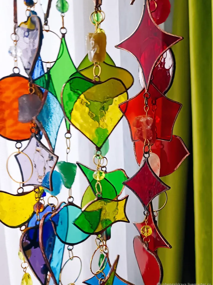 Vibrant Garlands. Tiffany Stained Glass. Colorful Glass and Beads, Stained Glass Garland, Tiffany Style Window Garland, Colorful Glass Suncatcher Garland, Handmade Tiffany Garland, Vibrant Stained Glass Strand, Artistic Glass Bead Garland,Colorful Hanging