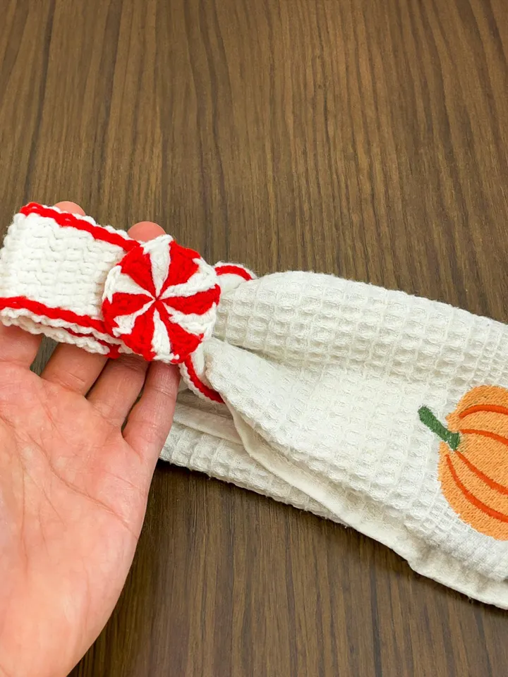 Crochet Candy Cane Towel Holder Pattern PDF, Christmas Kitchen Decor Tutorial, Festive Holiday Crochet Project for Beginners