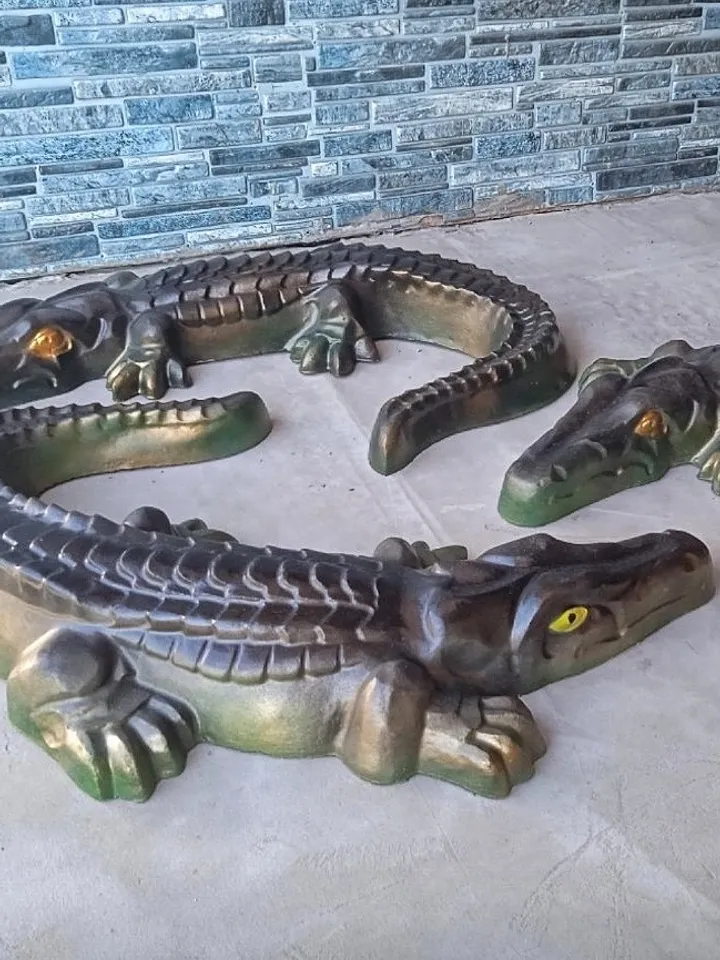 Mold for concrete and gypsum Crocodile DIY
