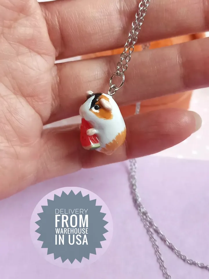 A guinea pig figurine handmade necklace (US discount)