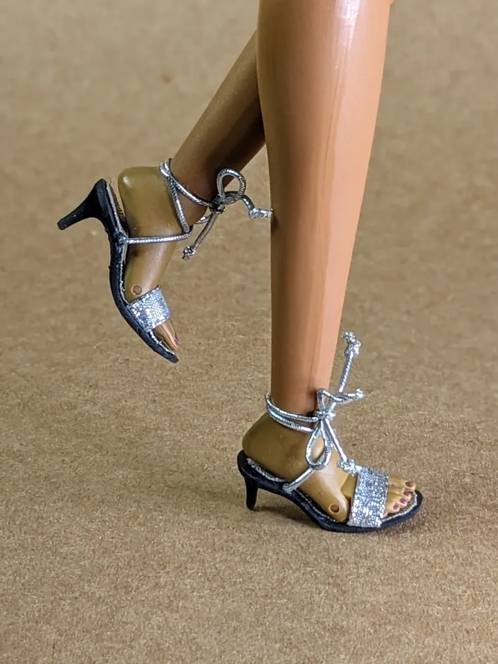 Handmade silver sandals with elastic lace for 16-inch Integrity Dolls (FR16)
