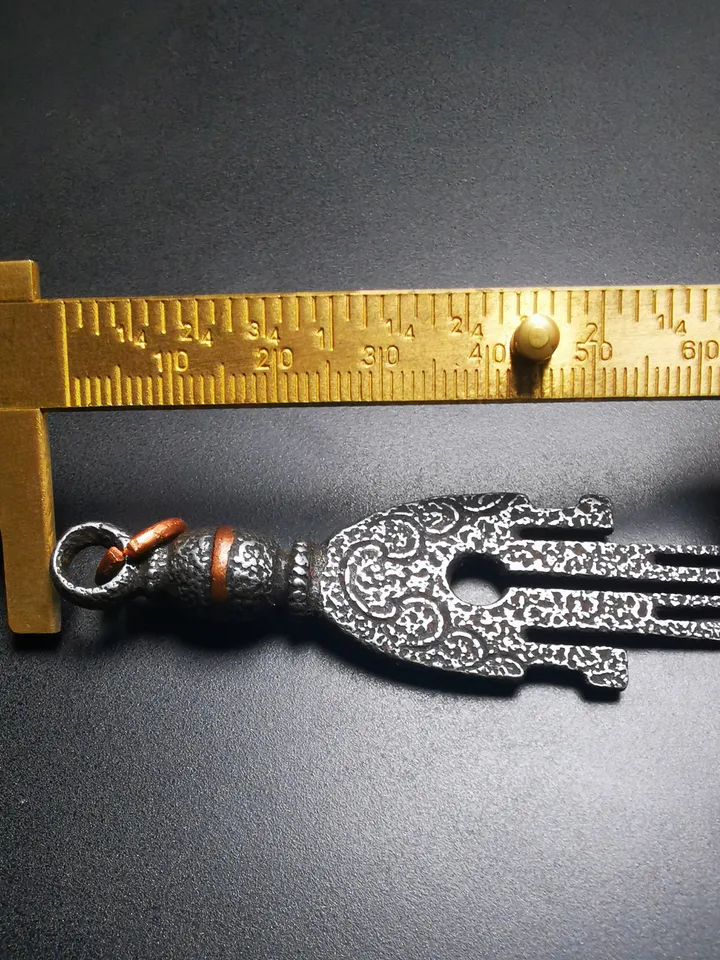 Gandhanra Handmade Tibetan Buddhism Amulet, The Key of Heart Pendant, Made of Cold Iron