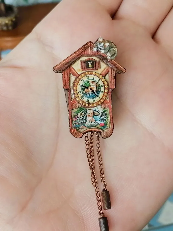 Dollhouse clock. Scale 1:12