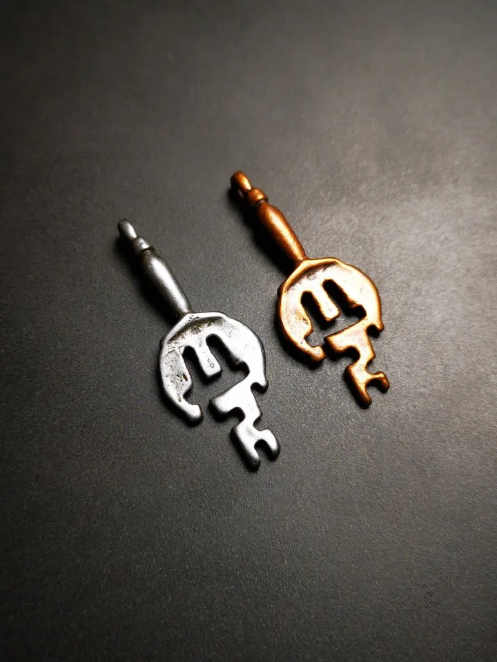Gandhanra Antique Tibetan Amulet Pendant,The Key of Heart, Trantic Buddhism Dharma, Made of Cold Iron / Brass