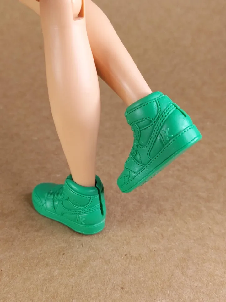 Classic green high top sneakers for 1/6 scale male dolls