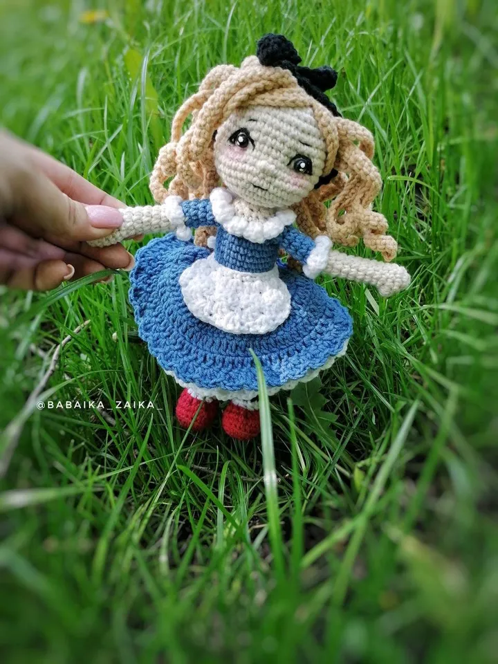 PDF Pattern Alice in Wonderland doll, Amigurumi doll Alice, Pattern crocheted doll with hair, Pattern Amigurumi doll, Alice's Adventures