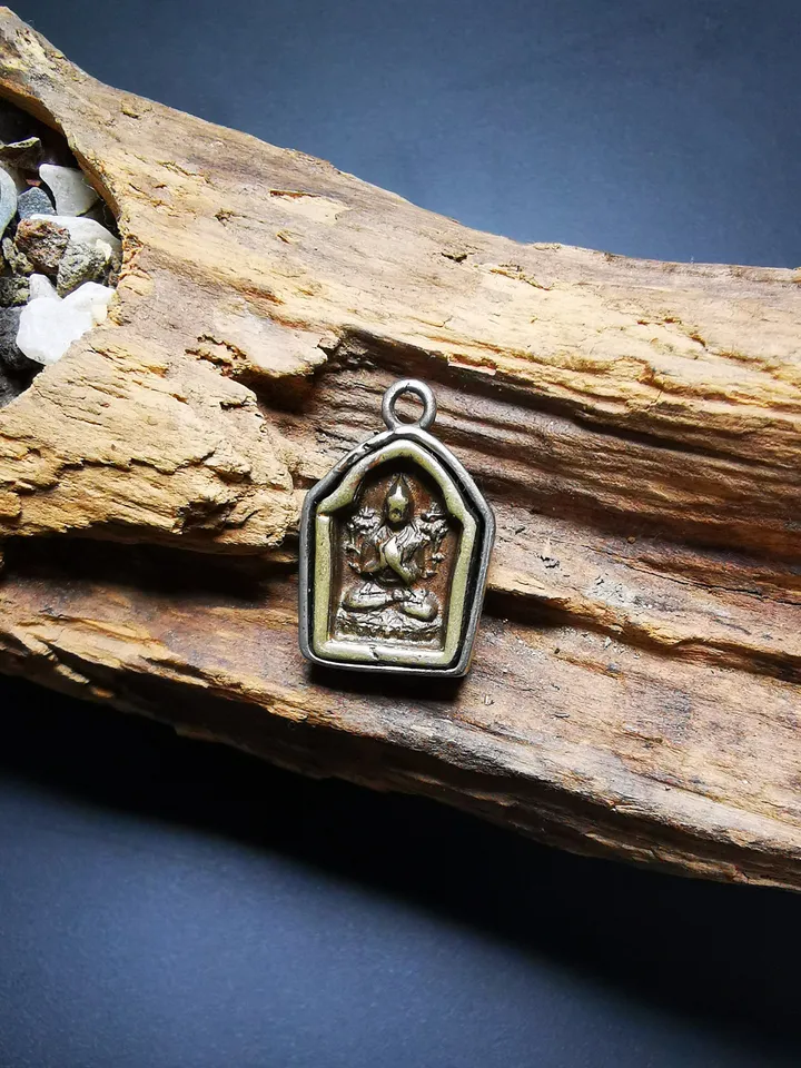 Gandhanra Antique Tibetan Buddhist Protective Pendant,Je Tsongkhapa Amulet,Losang Drakpa,Je Rinpoche,Made of Cold Iron,,Inlaid with Sliver