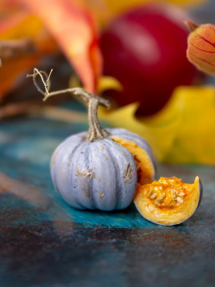 TUTORIAL Miniature polymer blue clay pumpkin
