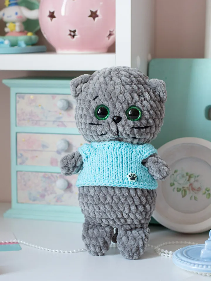 Soft toy Basik crochet cats made of plush yarn 17cm