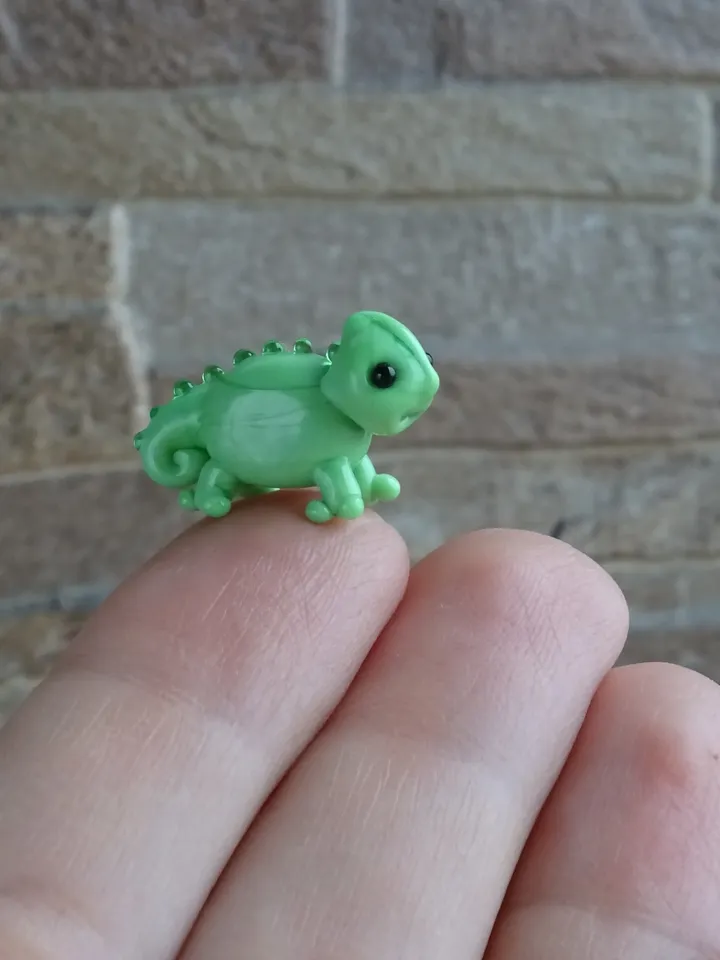 GLASS FIGURINES Chameleon figurine MIniature Chameleon ornament Glass Chameleon scuplture Chameleon gift Reptile figurine Terrarium Aquarium