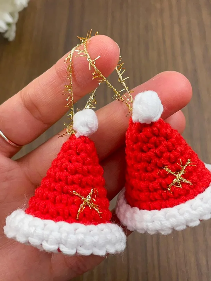 Crochet Santa Hat Pattern, Adorable Christmas Ornament Design for Beginners, Instant Download for Christmas Crochet PDF pattern