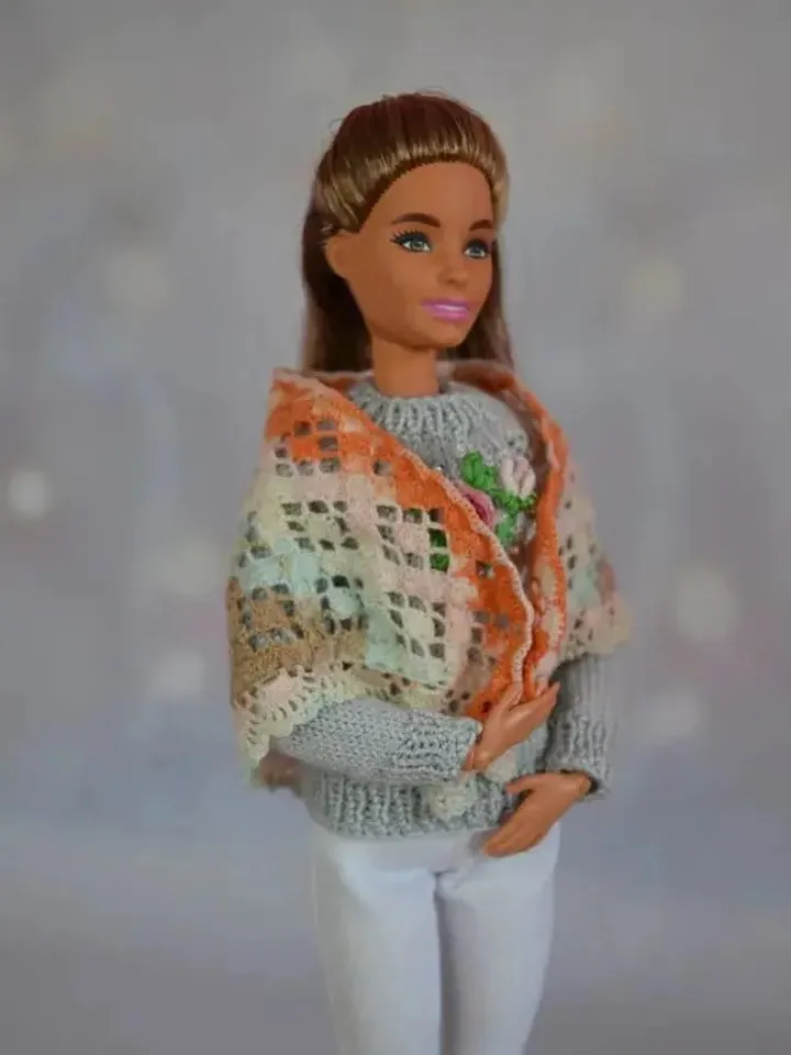 Clothes for Barbie type dolls, shawl for dolls 28-30cm.