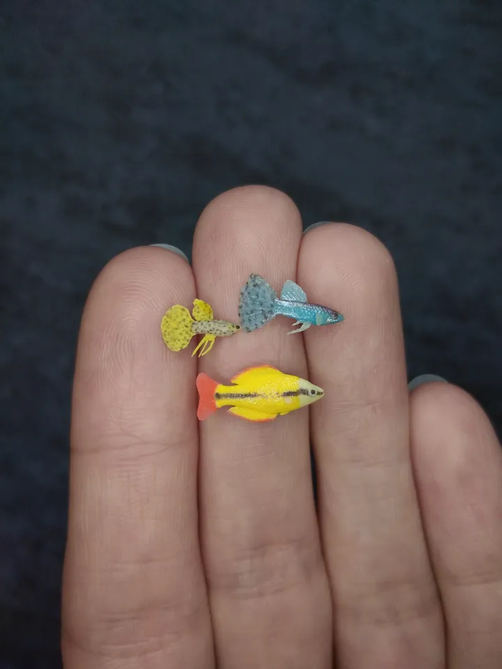 Set of miniature aquarium fish 25 pcs, tiny fish for diorama, dollhouse or resin art