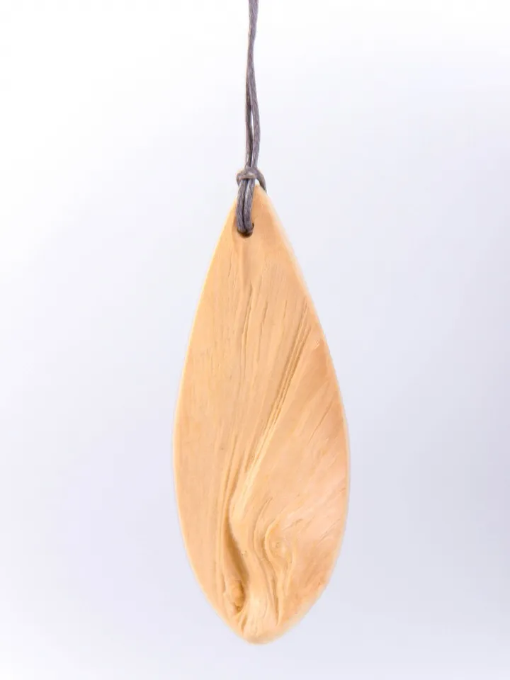 Cedrinka wooden pendant amulet cedar (health charm) 5-7cm (1.97-2.75 inches)