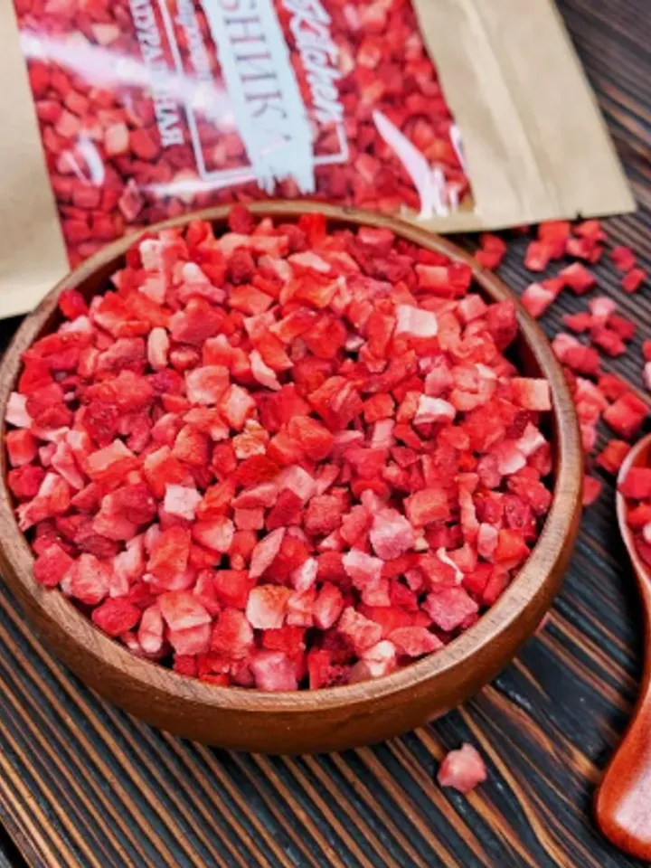 Forest strawberry slices, 20gr.