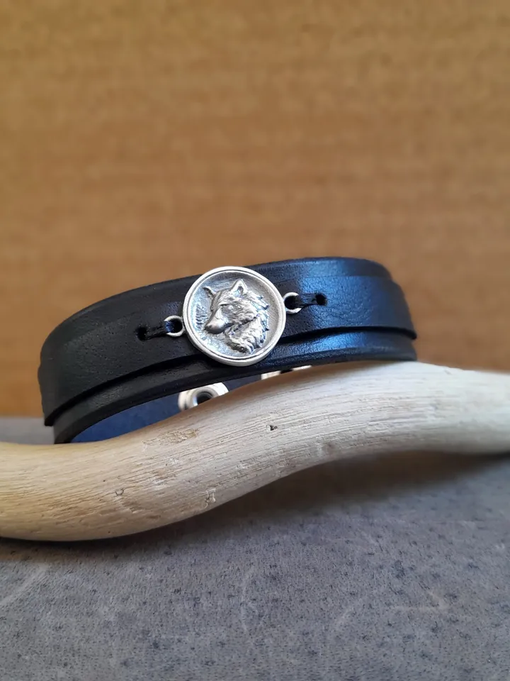 Silver 925 Wolf Bracelet, White Fang, Wolf Head Pendant, All Black Leather Cuff, Handmade Adjustable Unisex Bracelet, Spirit Animal Guide