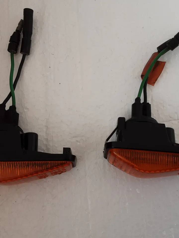JDM HONDA CIVIC 88-91 (EF2-EF9,CRX) AMBER SIDE MARKER LIGHTS OEM