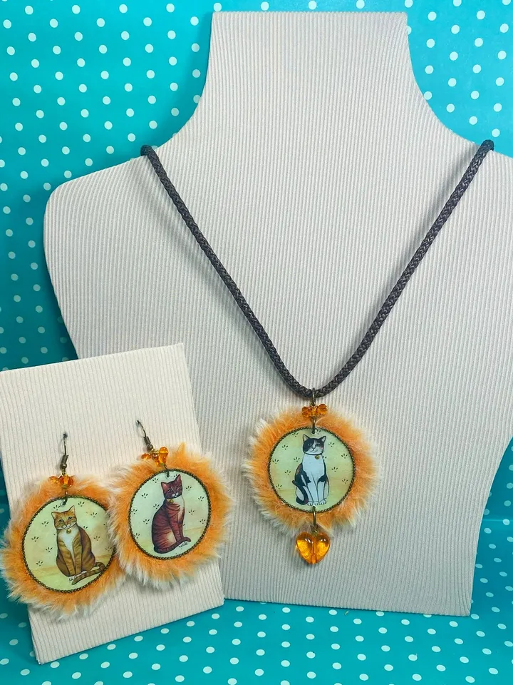 Handmade jewelry set. Creative set of jewelry.