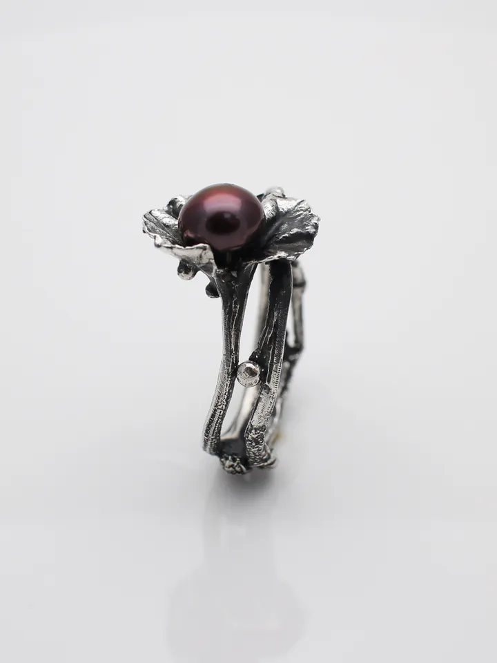 Nature-Inspired Silver Ring with Black Pearl