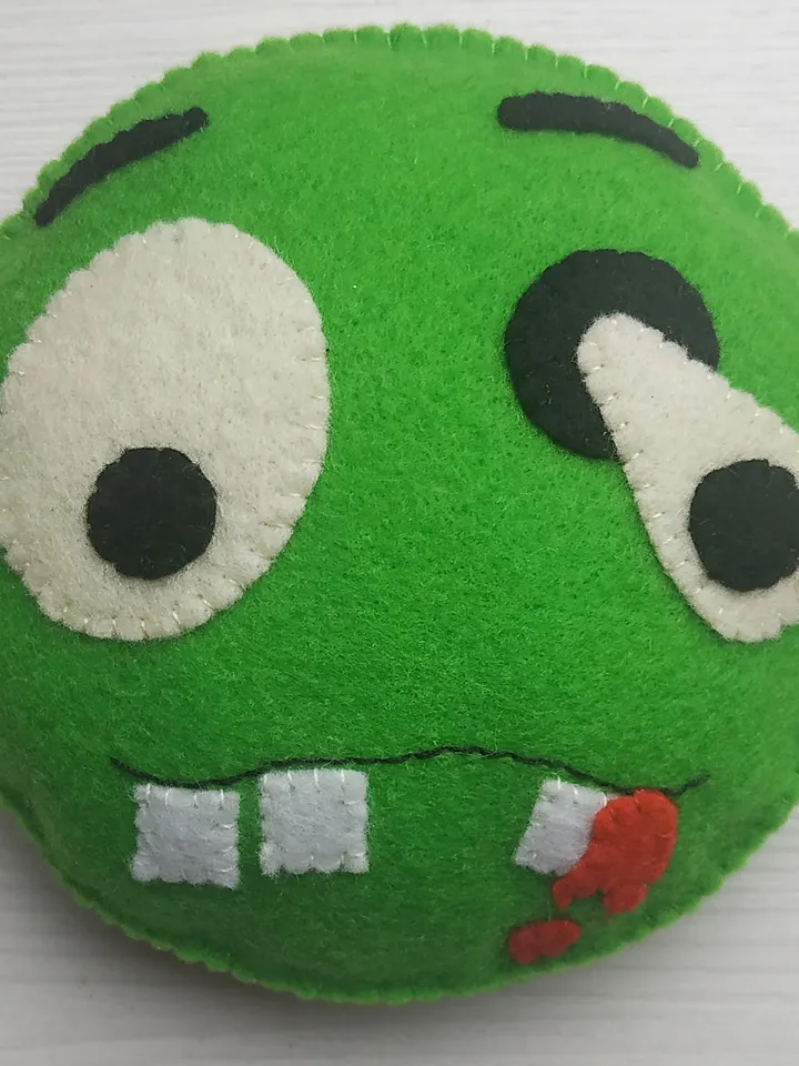 Halloween zombie, zombie ornament, Halloween ornament, Halloween décor, plush zombie toy, Halloween gift, felt zombie toy, Halloween decoration, autumn thanksgiving, baby room décor, felt animals toy, party favors