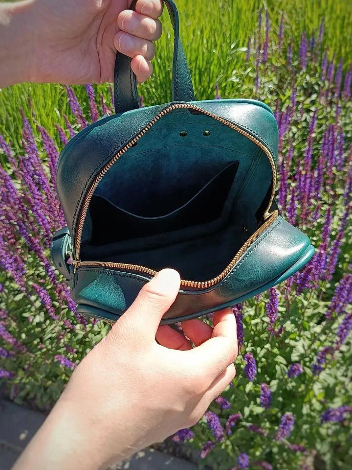 Leather pattern of a city backpack - pattern of a leather backpack - Download PDF