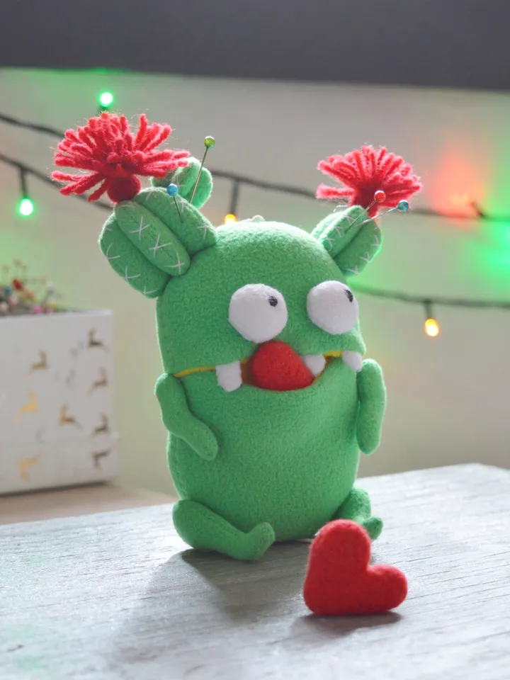 Fleece Plush Cactus PDF Pattern – Softie with Heart & Flowers