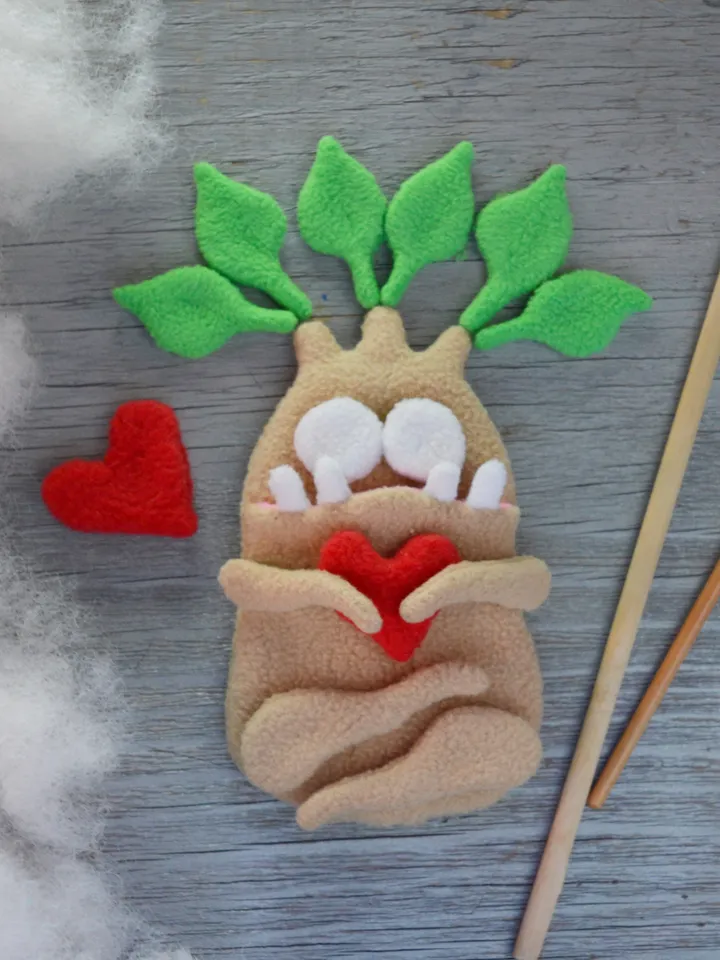 PDF Fleece Plush Pattern β Root Plant Softie with Leaf Hair