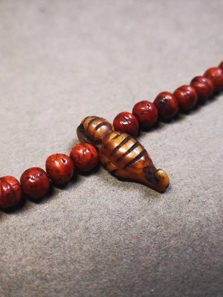 Gandhanra Handmade Tibetan Pendant Bead,Bone Carved Spacer Bead for Mala,Scorpion Guru of Padmasambhava Amulet