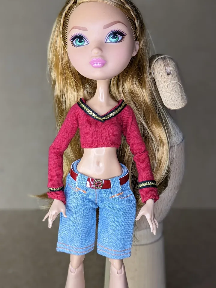 T-shirts or shorts for 10.5-inch female dolls (MH, EAH)