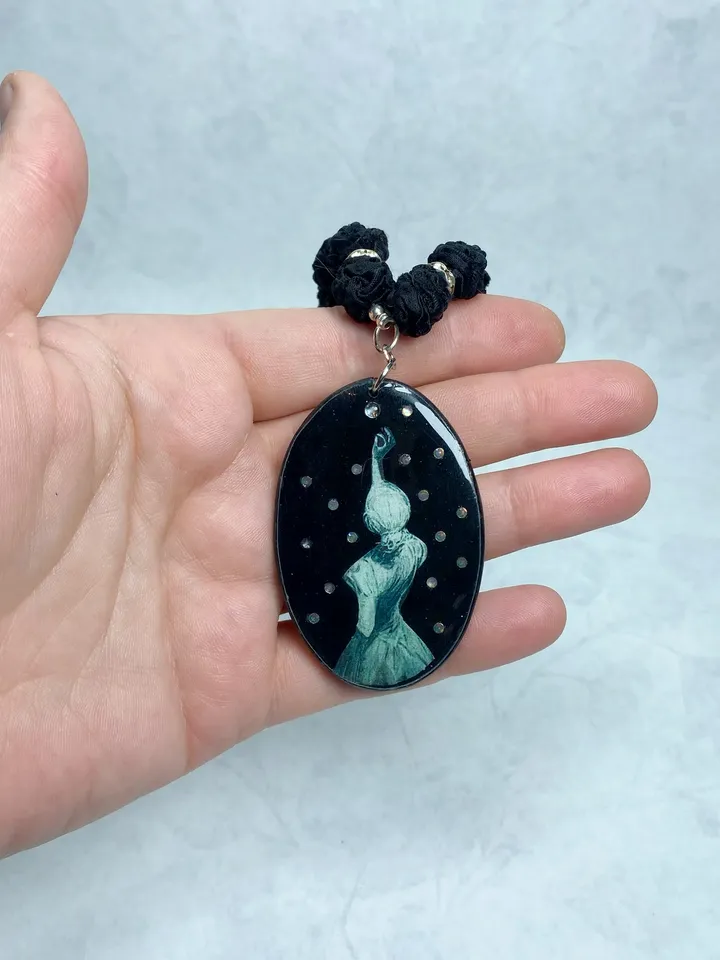 Handmade jewelry set. Beautiful set. Handmade pendant and earrings.