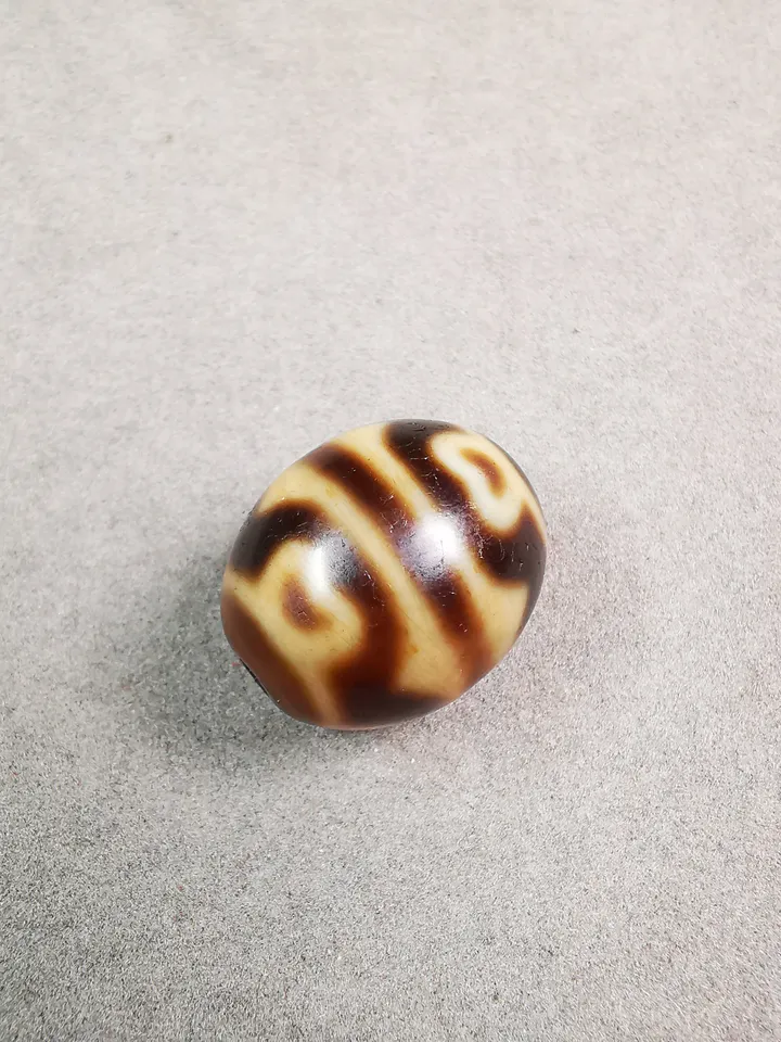 Gandhanra Tibetan Round Lotus Dzi Bead(Darrow or Taklok Dzi),Tibetan Chung,Wealth Amulet,Small Size 21*18 mm