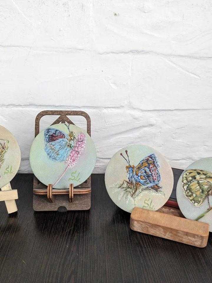 Butterfly Miniature Set Oil Painting Magnetic Round Canvas 3 Inch
