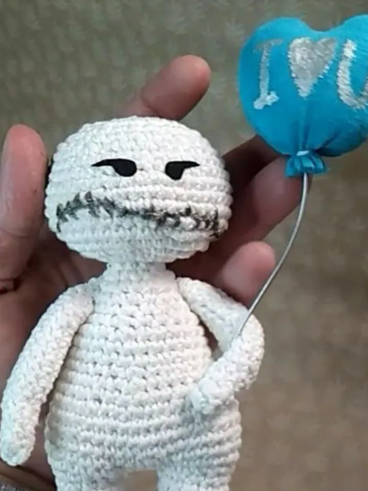 A Meaningful Gift for Your Loved Ones -Crocheted Zombie Doll with Balloon I love u