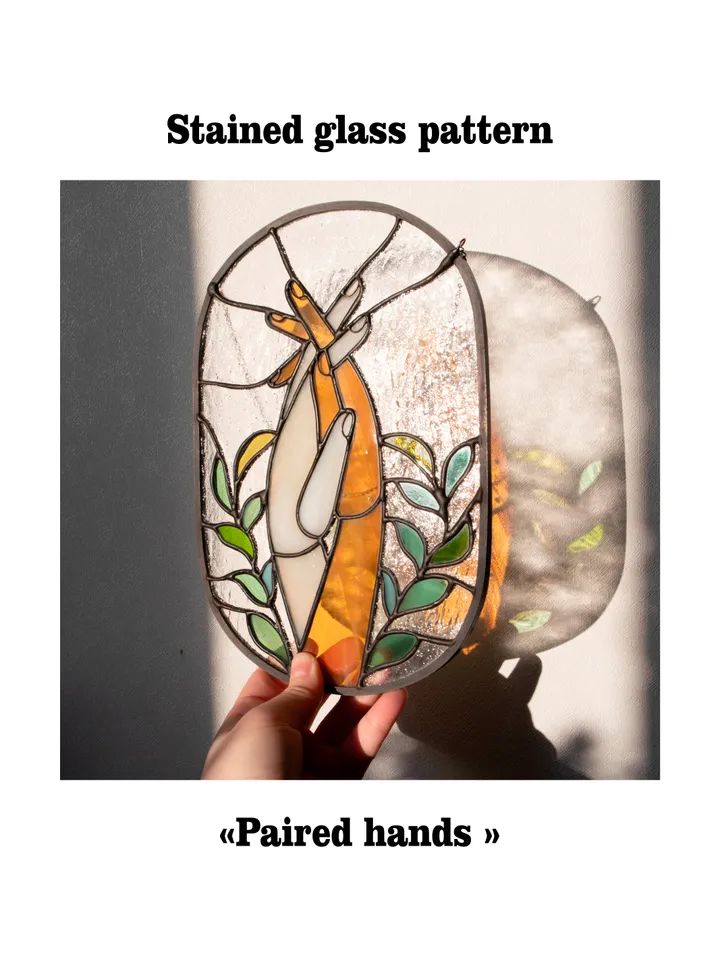Stained glass pattern "Paired hands"
